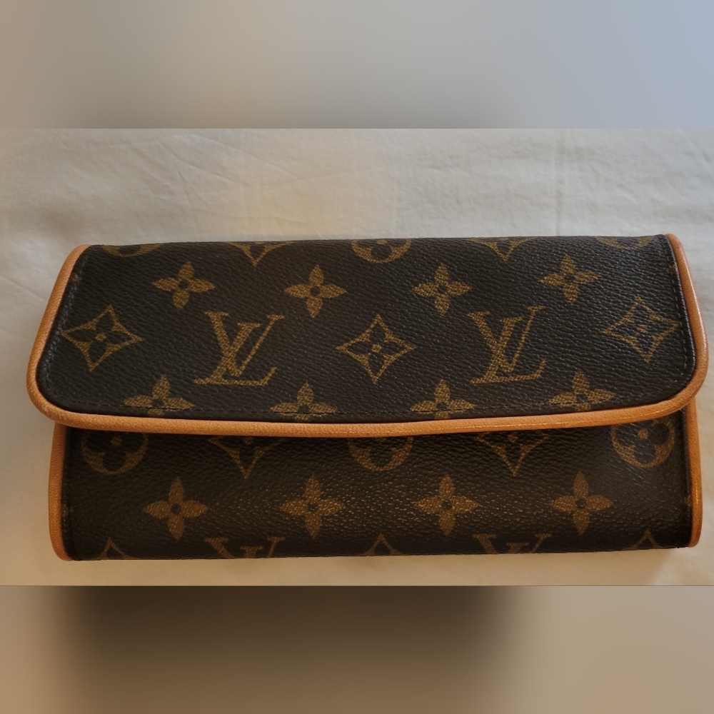 Authentic LOUIS VUITTON